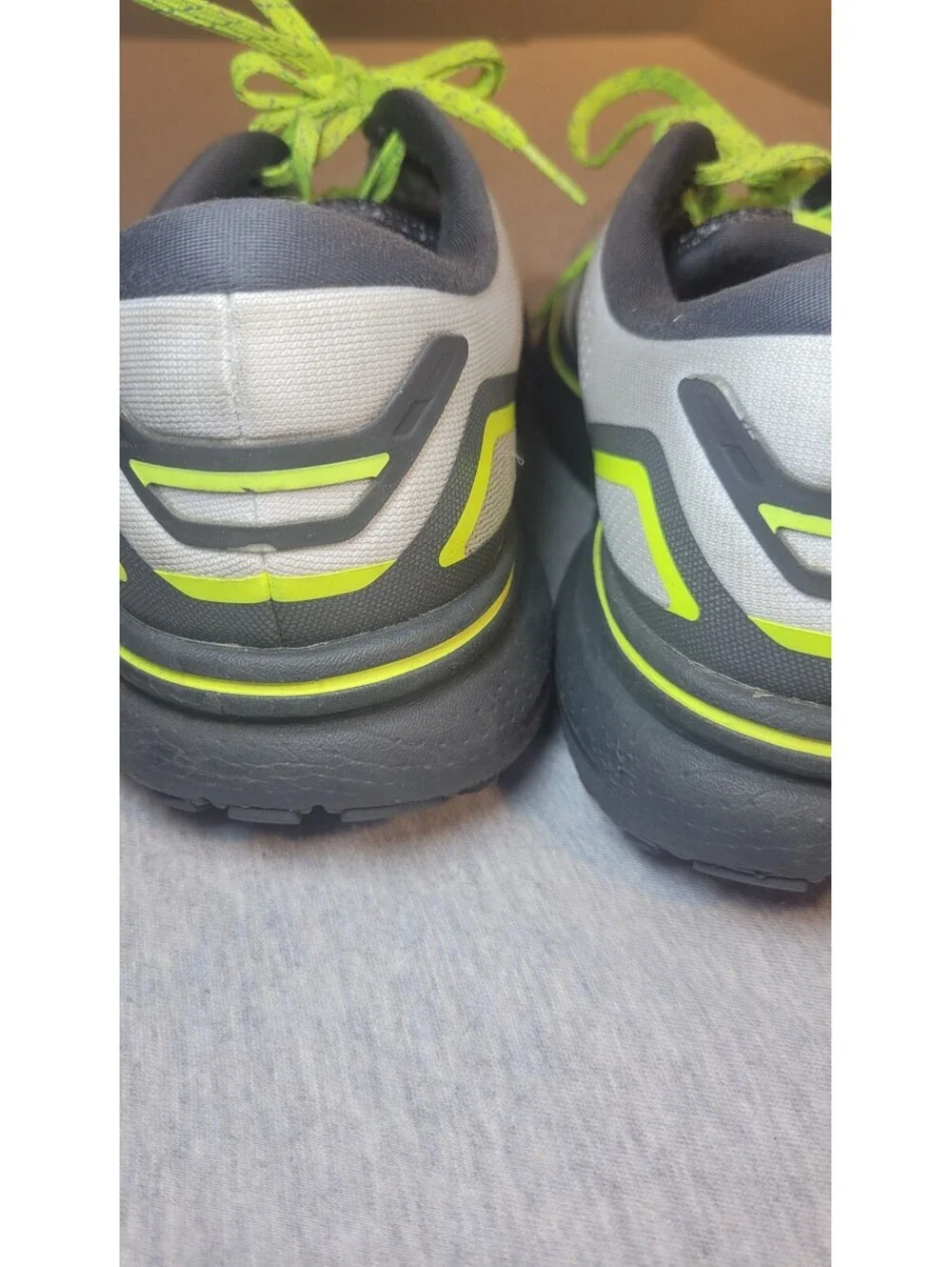 Brooks Men's Running Shoes Size 8.5 US, Gray with Neon Green Laces